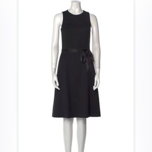 🎉HP🎉Theory crew neck knee length dress size 4 NWOT